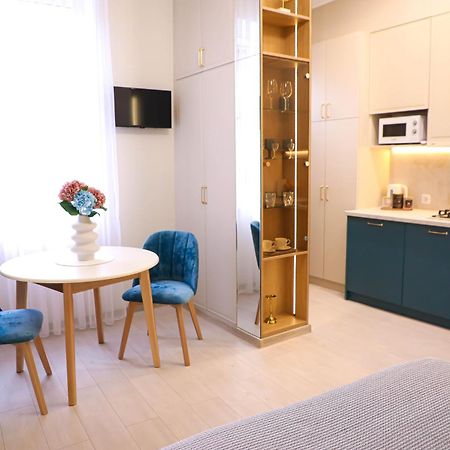 Modern Apartment, 3Mins To Opera Leópolis Exterior foto